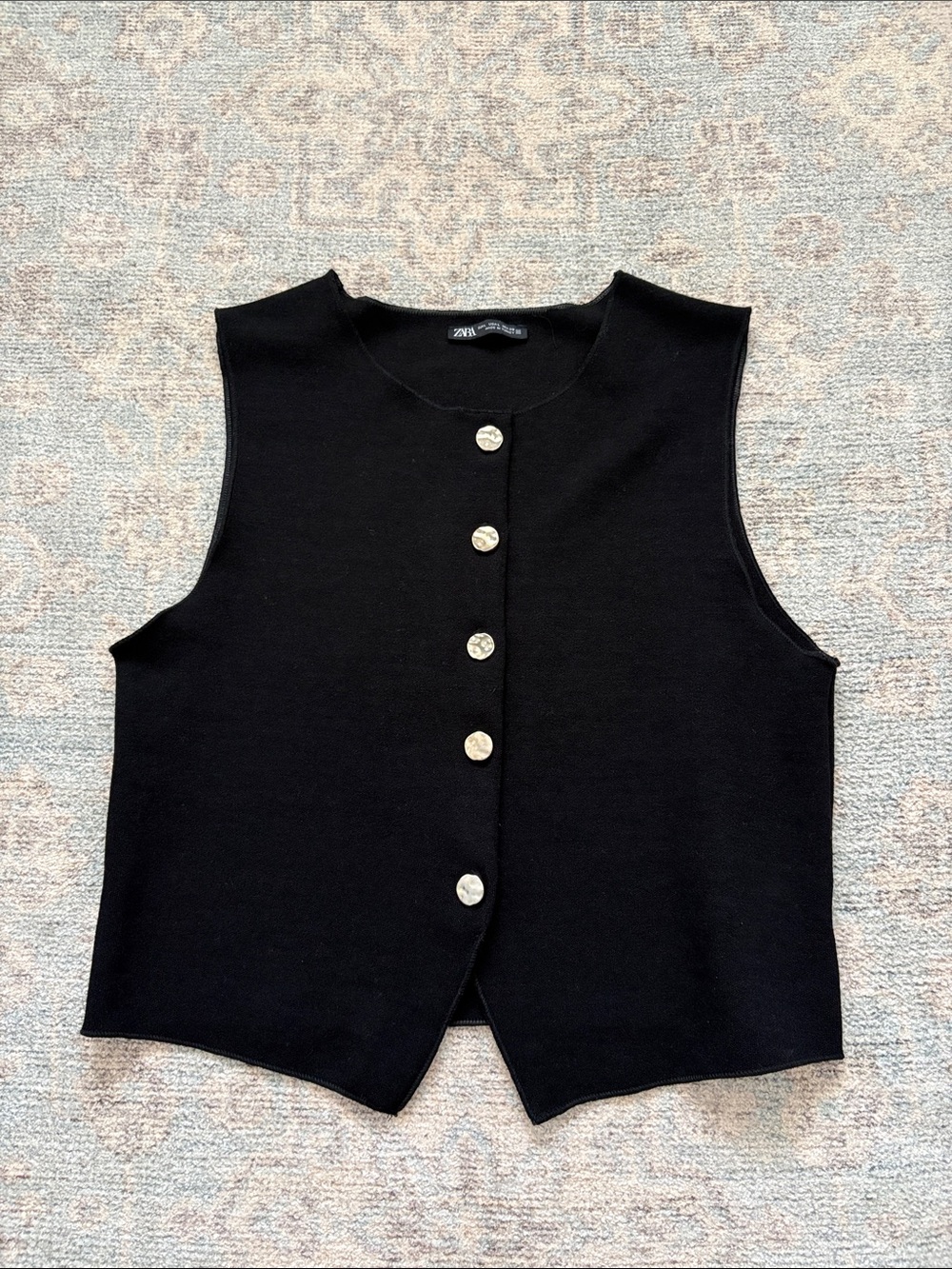 Zara Black Sleeveless Button-Front Knit Vest